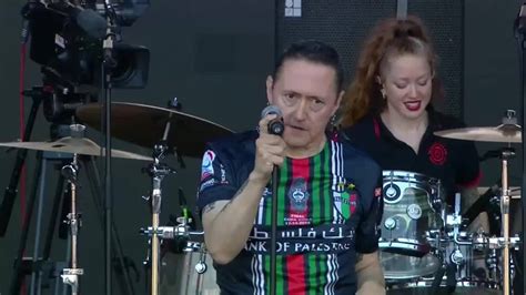 Sex Pistols Y Fermin Muguruza Ti En De Punk El Festival Cru Lla En Barcelona