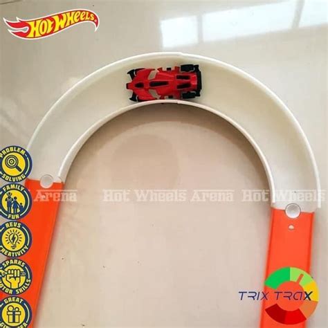 Jual Hot Wheels Track Builder Turn By TRIX TRAX Glow In The Dark Shopee Indonesia