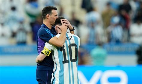 Cm Imagini De Colec Ie Cu Lionel Messi I Lionel Scaloni