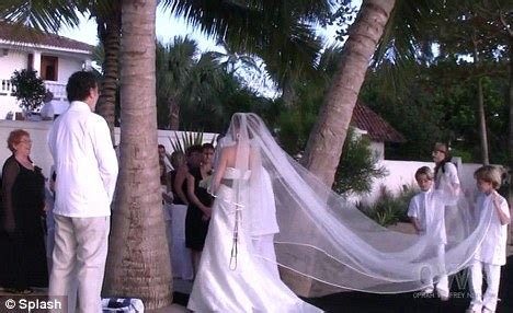 Red carpet wedding: Shania Twain and Frédéric Thiébaud - Red Carpet Wedding