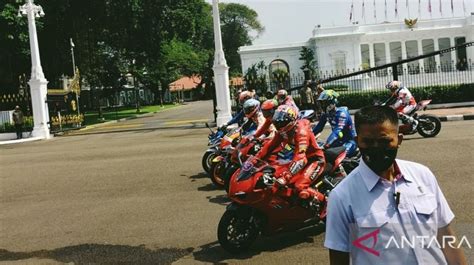 Setelah Dijamu Di Istana Merdeka Para Pembalap Motogp Parade Di Jakarta