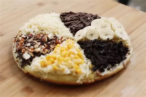 Inspirasi Takjil Ramadhan 2023 Resep Martabak Pizza Ala Devina