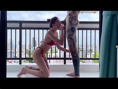 Cum en la boca de mi novia en público en el balcón XVIDEOS