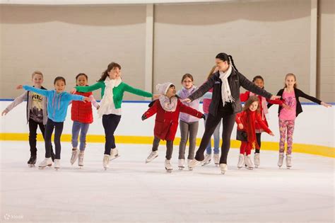 Ice Skating Experience by O'Brian Icehouse in Melbourne - Klook Australia