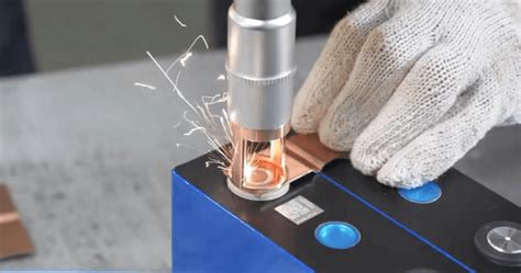 Portable Handheld Laser Cutter For Metal IGOLDENLASER