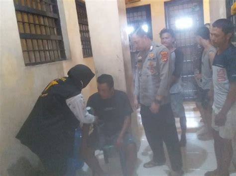 Sie Dokkes Polres Metro Cek Kesehatan Tahanan Secara Rutin