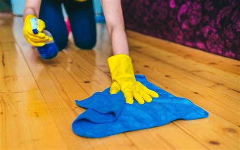 Things To Do And Avoid While Cleaning Wood Floors | Riverside CA