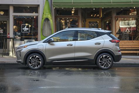 2022 Chevy Bolt EUV Introduces Panoramic Sunroof