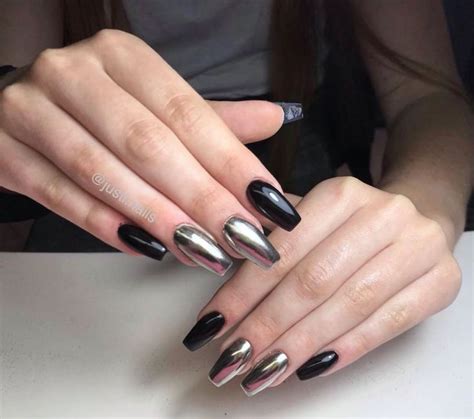 Pin By Donea Adina On Idei Unghii Chrome Powder Beauty Blender Nails