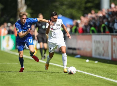 Dfb Pokal Fc Schalke Besiegt Fc Villingen Mit Fu Ball