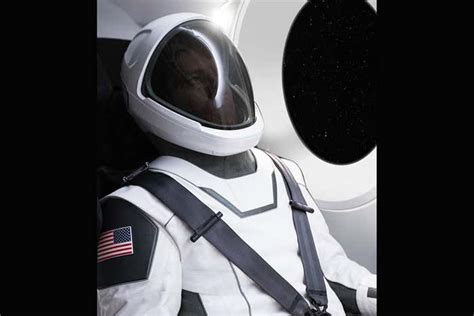 Elon Musk shows off first photo of SpaceX space suit | New Scientist