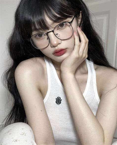 Pin By Noir On Idols Peeps Glasses Inspiration Glasses Makeup Asian