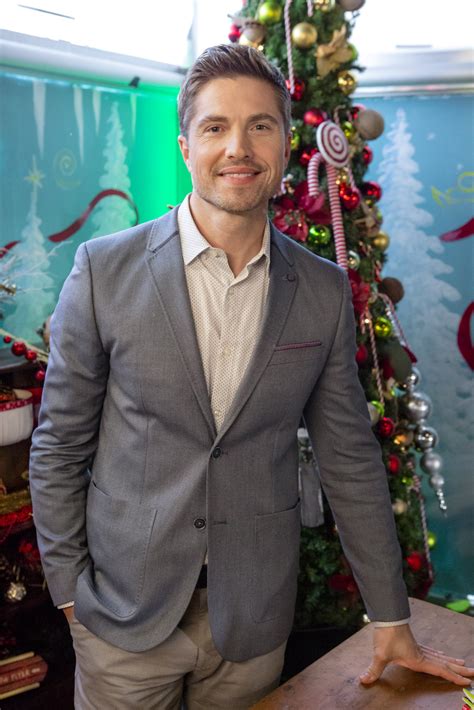 Eric Winter on Finding Santa | Hallmark Channel