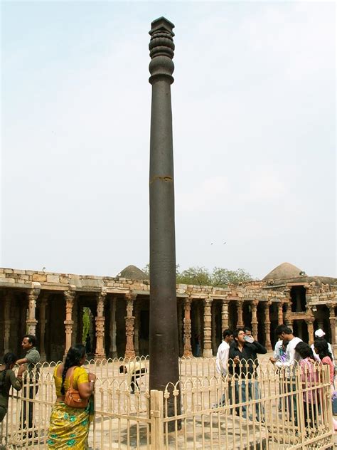 Iron Pillar Of Delhi Photos 1