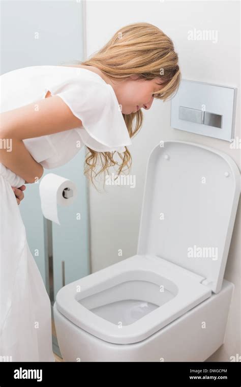 Females Projectile Vomiting In Toilet