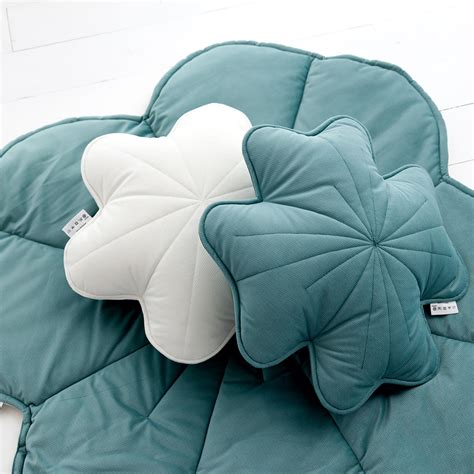 Oreiller trèfle coussin velours vert Cozy Dozy