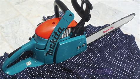 MAKITA DCS34 - YouTube