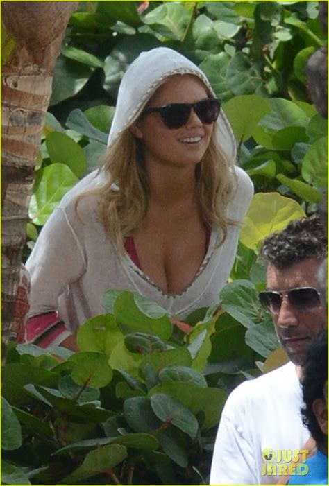 Cameron Diaz Kate Upton Bikini Babes In The Bahamas Photo