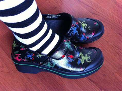 A Desire to Inspire: Fun Frog Shoes