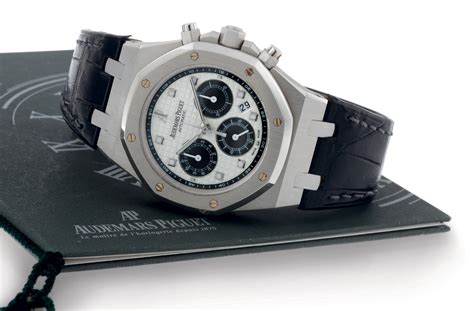 AUDEMARS PIGUET. A FINE LIMITED EDITION PLATINUM AUTOMATIC CHRONOGRAPH ...