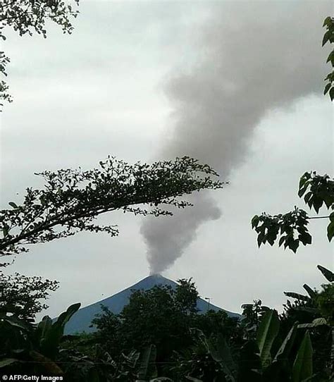 Fighting Agenda21: Mouint Ulawun Volcano In Papua New Guinea Erupts ...