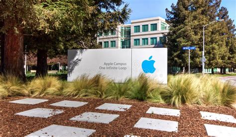 Apple Headquarters In Silicon Valley. Editorial Stock Photo - Image ...