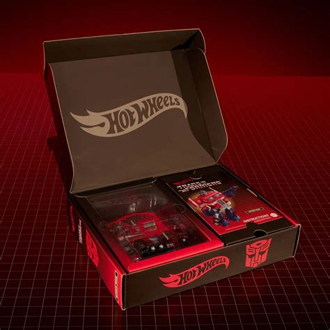 Hot Wheels Optimus Prime G1 Transformable