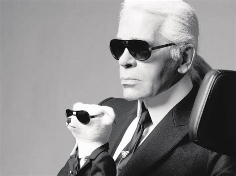 Celebridades Reinterpretam Camisa Branca De Lagerfeld Para A O Social