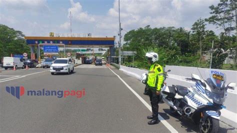 Antisipasi Kemacetan Libur Panjang Personel Polresta Malang Kota Siaga