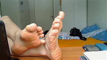 Pies Sobre La Mesa XVIDEOS