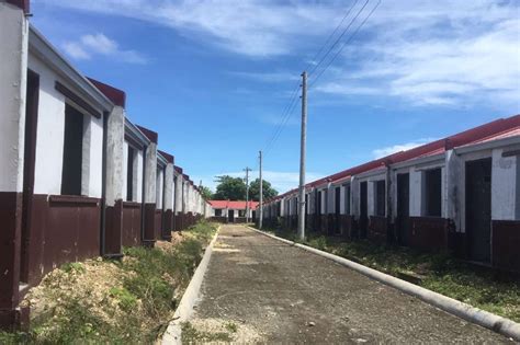 Ilang Housing Units Para Sa Yolanda Survivors Di Pa Natitirhan ABS