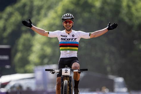 COPA DO MUNDO XCO EXIBIÇÃO DOS FENOMENOS SCHURTER E PIETERSE EM VAL DI