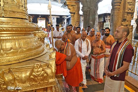 46TH JEER OF AHOBILA MUTT OFFERS PRAYERS AT TIRUMALA TEMPLE TTD News