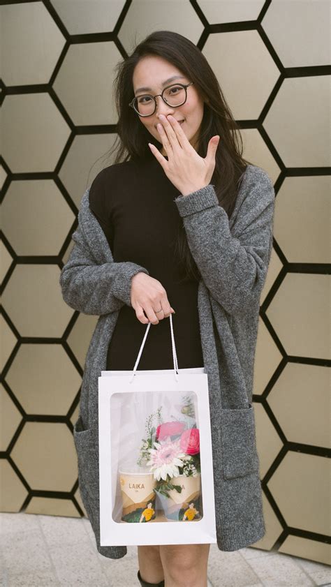 Không gì hot bằng set hoa nước dịp người bán được dịp hốt bạc vì đắt như tôm tươi