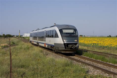 Class 96 Desiro of CFR between Sîntana and Zimandu Nou