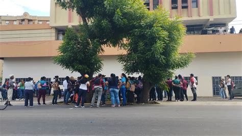 Maestros Zulianos Marcharon Hasta La Zona Educativa