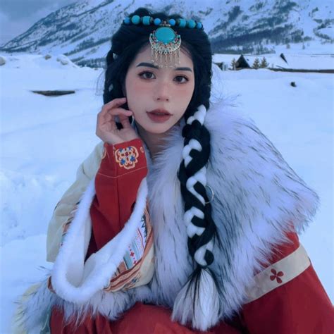 Hằng Du Mục là ai hot thế nào mà được ví như chiến thần livestream thế hệ mới