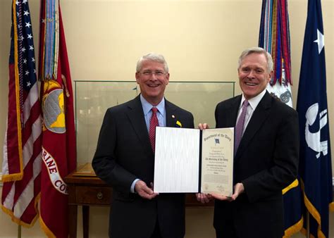 Wicker Honored With Navys Distinguished Public Service