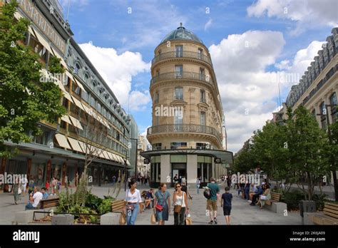 Beautiful View Of Ornate 19th Century Buildings And The La Samaritaine