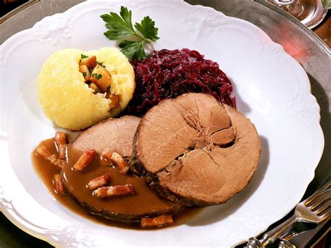 Wildschweinbraten Mit Kn Del Und Rotkraut Rezept Eat Smarter