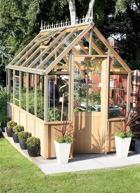 Small Greenhouse Ideas For Beginners : Popular Small Greenhouse Layout ...