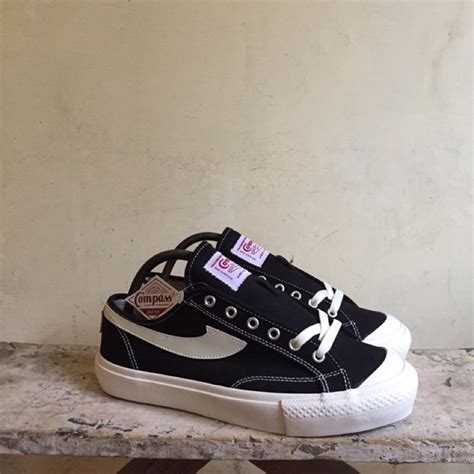 Jual Compass Gazelle Low Black White Shopee Indonesia