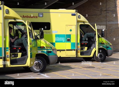 Uk Ambulance Crew Waiting Outside Homerton Hospital In London Stock