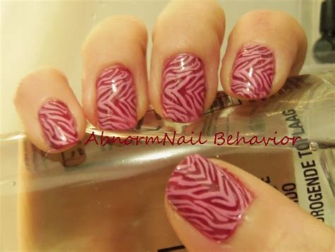 Abnorm Nail Behavior | Nail Art : Pink Zebra Nails