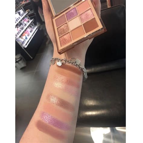 Light Nude Obsessions Eyeshadow Palette Huda Beauty In Pakistan