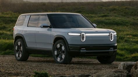 Rivian R Debuts As A Cuter Smaller Cheaper Electric Crossover