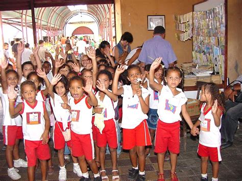 Crianças da Escola Maria Clara Machado transformam os mercados ...