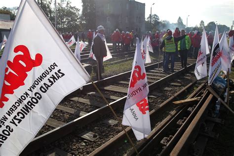 Górnicy zablokowali transport rosyjskiego węgla Tusk oszust ZDJĘCIA