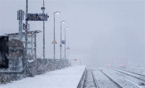 Schneeschauer und Glätte sorgen für mehrere Unfälle im Kreis Paderborn