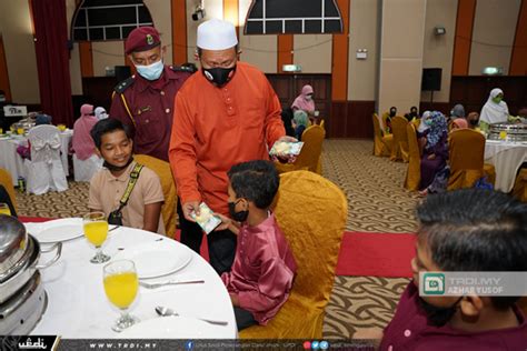 Anak Yatim Asnaf Dan Oku Terima Sumbangan Aidilfitri Trdi News